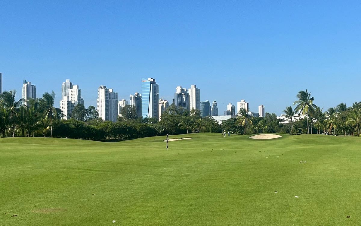 An open Santa Maria fairway leading straight toward the downtown skyline